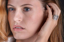 Load image into Gallery viewer, SIGNET RING – STERLING SILVER